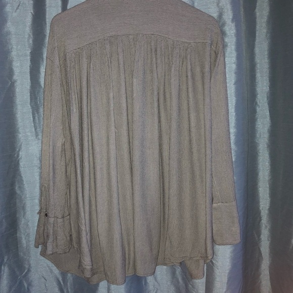 Free People Gray Lightweight Shirt Jacket -pinstripe, 100% rayon- woman’s small - Picture 5 of 16